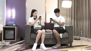 【小宝寻花】今晚约了个白衣妹子TP啪啪，蹲着口交少妇摸逼调情骑乘后入猛操