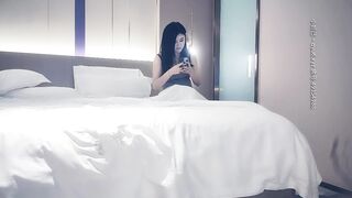 【赵总寻花】非常好说话的黑丝美女，搞完一炮意犹未尽，休息一会再战一轮，一次颜射一次口爆