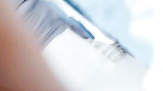 真实骚母狗勾搭盲人按摩男技师，包臀裙黑丝袜，掏出奶子揉捏，还吸了吸，解开裤子撸，技师想要插入