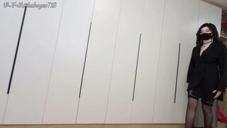 超颜值极品女神〖狐不妖〗高冷御姐在金主爸爸面前只是一只被肆意蹂躏的小母狗，超性感黑丝美腿扛肩爆操嫩穴