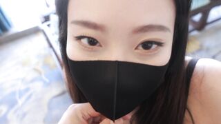 寂寞难耐小区溜达搭讪20岁楞青小伙把他带回家玩弄，满足她的兽欲，肥臀巨乳口交女上位，给小哥爽的不要4