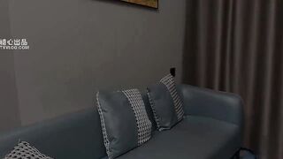 [糖心Vlog] 【网红女神】最新挑战超人气爆乳貌美少女【小桃酱】女性私处按摩终极体验，按摩师精液滋养蜜穴，内射蜜壶爽翻天