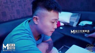 【麻豆传媒】无套系列【槟榔摊之恋-下】将女友卖给大佬3P中出，高清720P原版首发【SG-002】