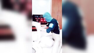 姐妹花三飞【1】可把男主给爽翻天啦，论一根大屌持久力度厉害，把俩骚姐妹伺候得舒舒服服嗷嗷叫，浪叫够骚，连续爆操打桩！