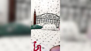 长发白虎妖艳女友露脸和帅气哥哥露脸做爱啪啪，黑丝足交征服小哥哥